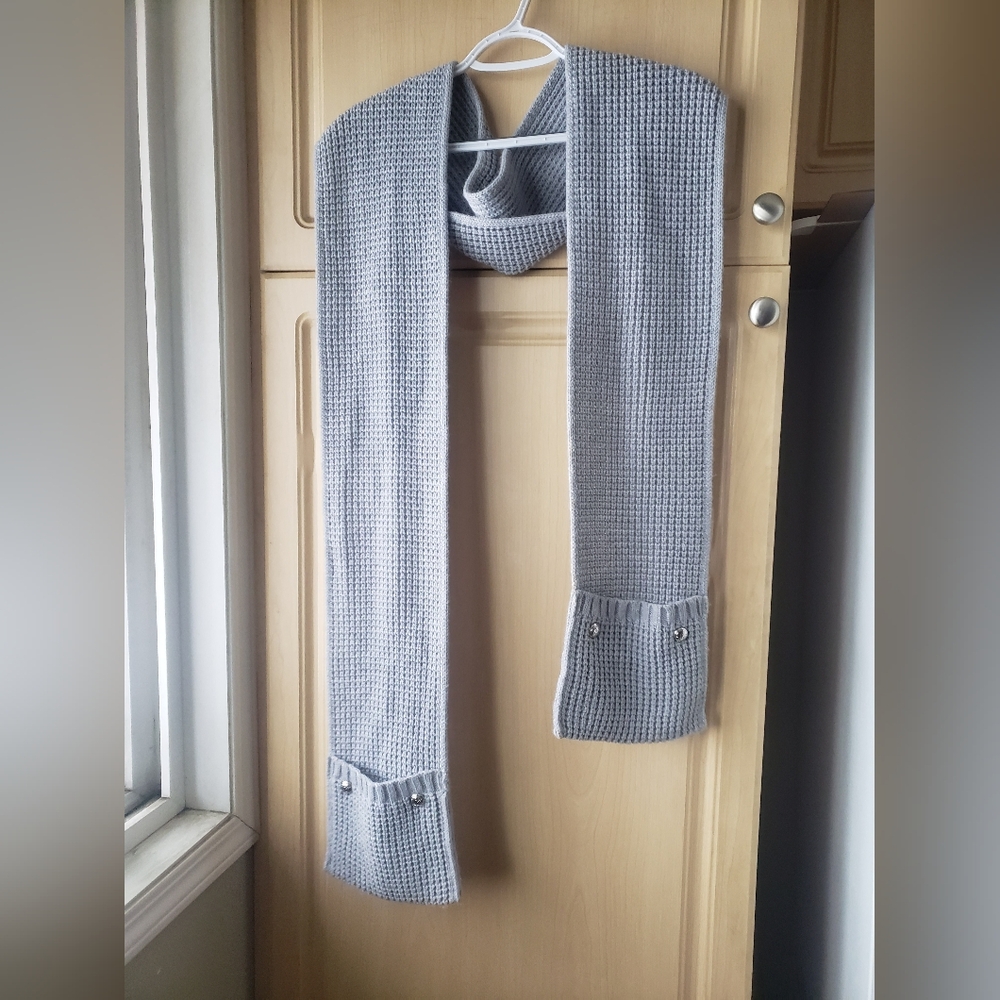 Michael Kors Wool Blend Gray Knit Pocket Scarf